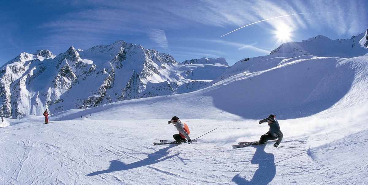 Auli Skiing Tour