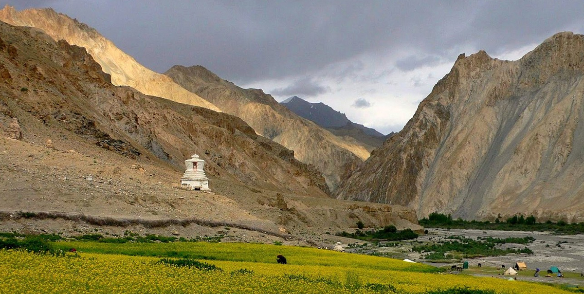 markha valley trek tour