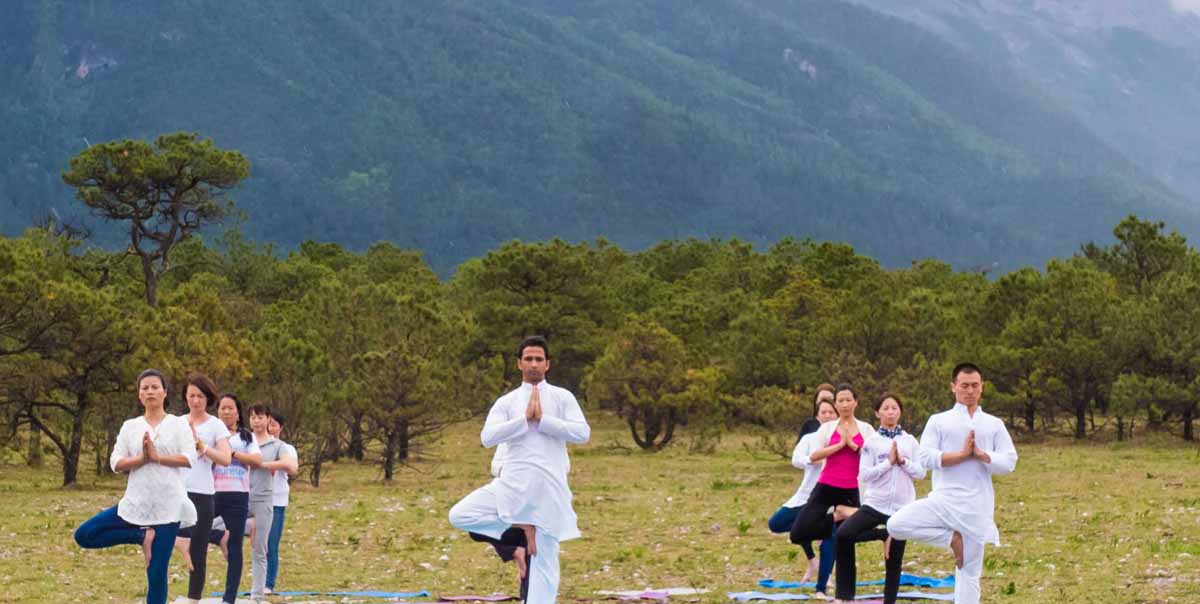 yoga in rishikesh ashram tour package